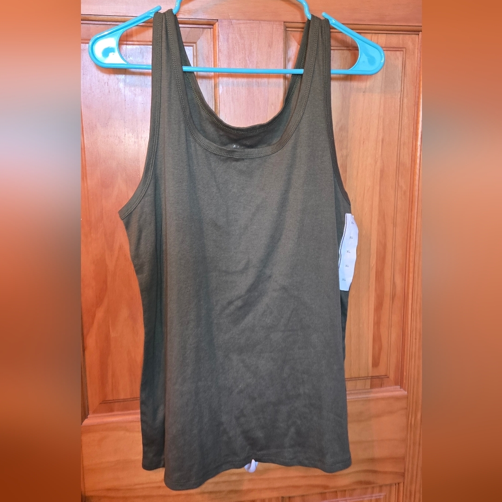 Target Tank Top - Picture 2 of 10